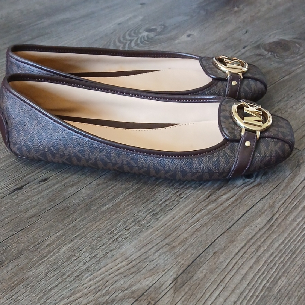 Michael Kors Gold and Brown Flats with Signature Style - Picture 4 of 7